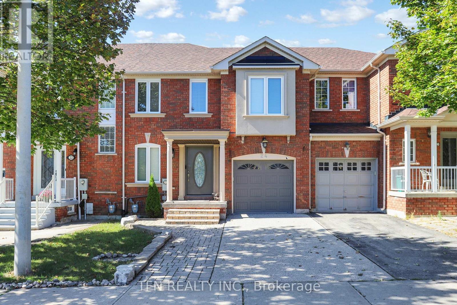 24 Lucerne Dr, Vaughan, ON L4H 2Y2