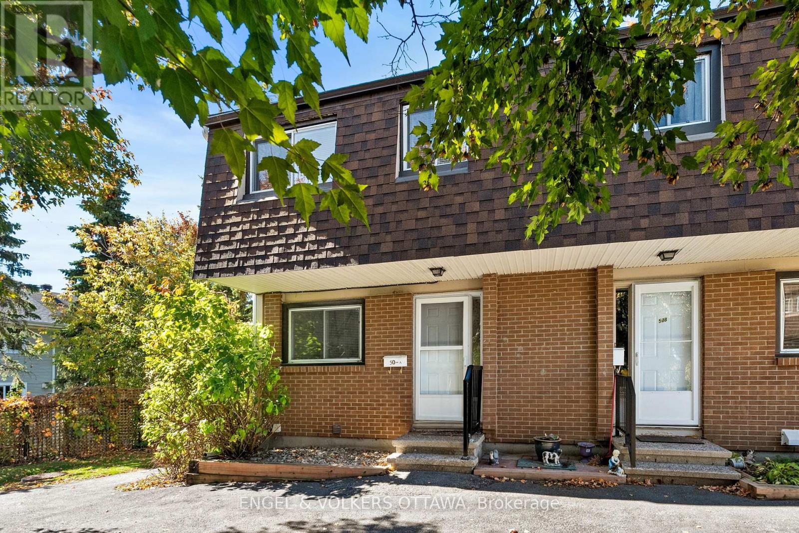 50 Sumac St #a, Ottawa, ON K1J 6P7