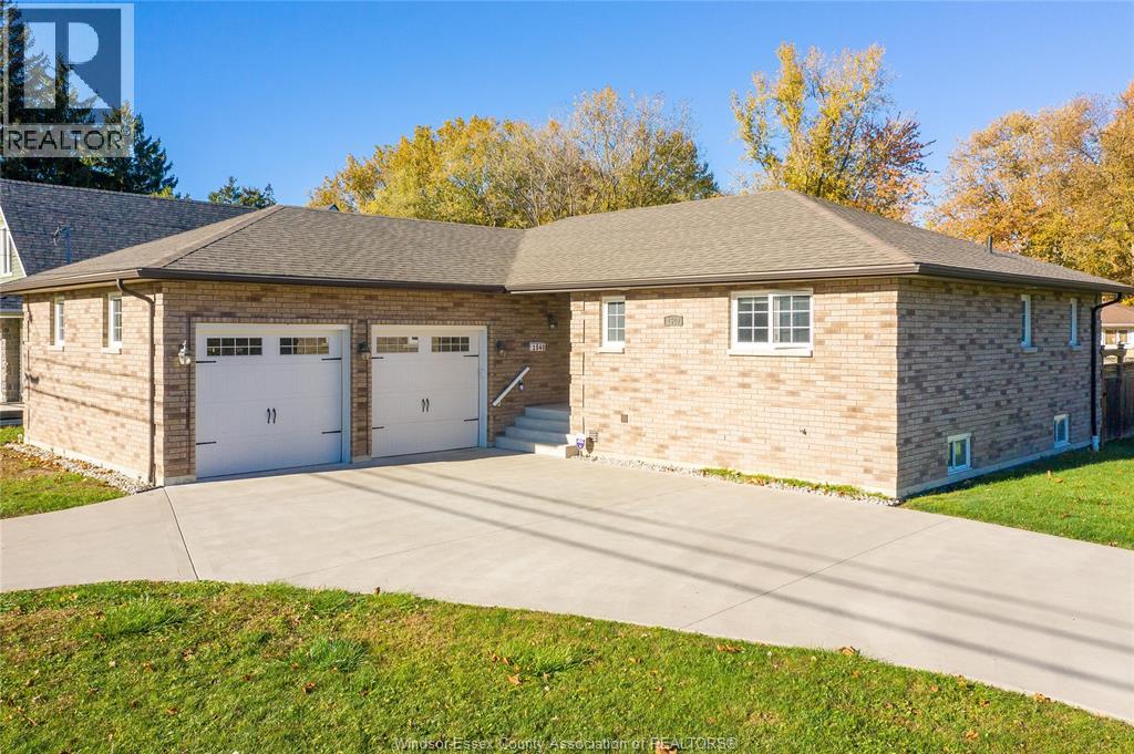 1540 Sprucewood Ave, Lasalle, ON N9J 1X4