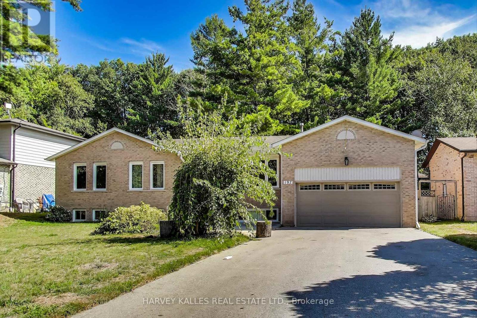 197 Park Ave, East Gwillimbury Holland Landing, ON L9N 1J7