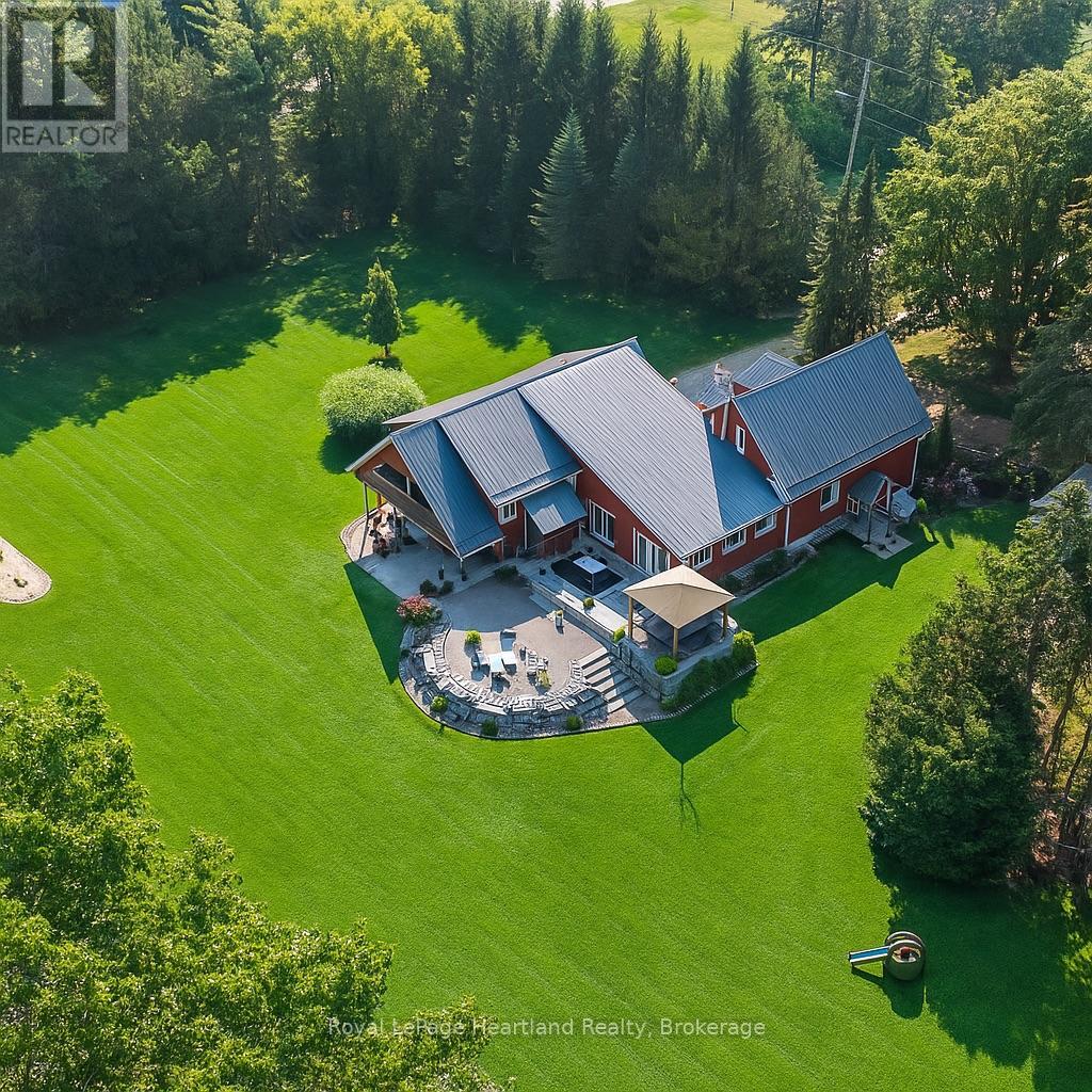 1043 Queen St, Howick, ON N0G 2X0