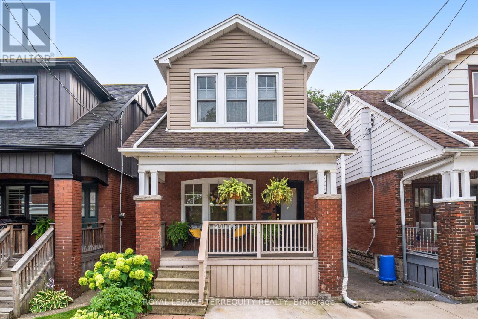 261 Homewood Ave, Hamilton, ON L8P 2M7