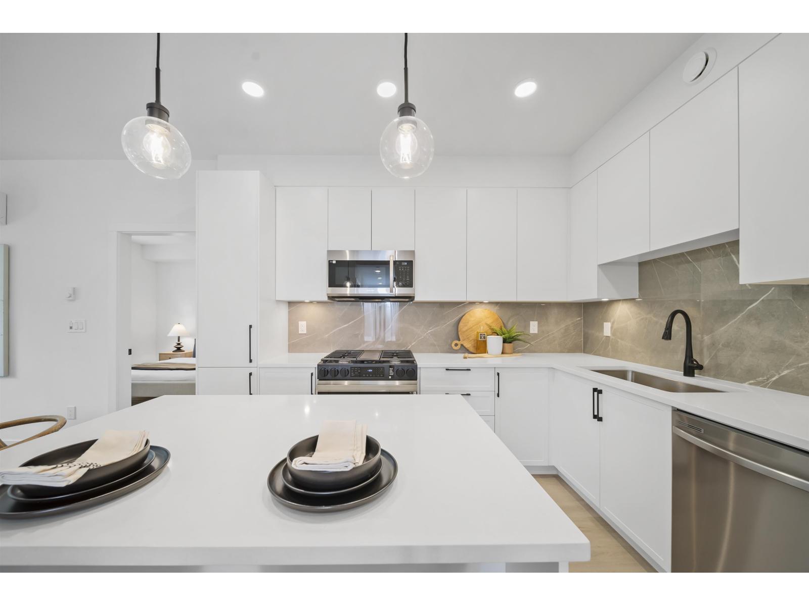 3465 146a Street Unit 406, Surrey, BC V0V 0V0