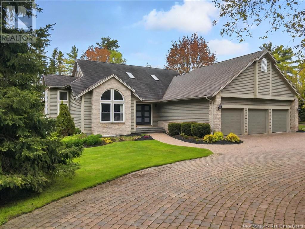 84 Old Forest Rd, Allison, NB E1G 4V1