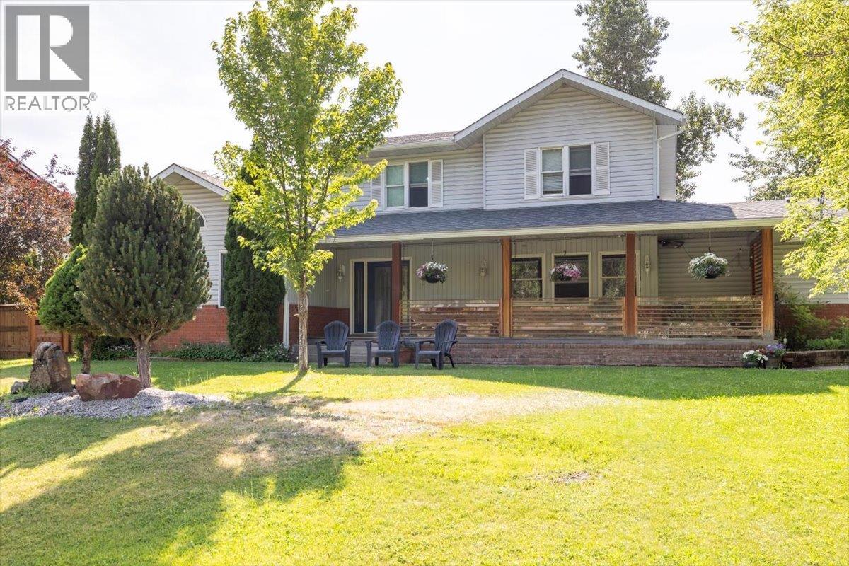 1102 12 Avenue, Fernie, BC V0B 1M0