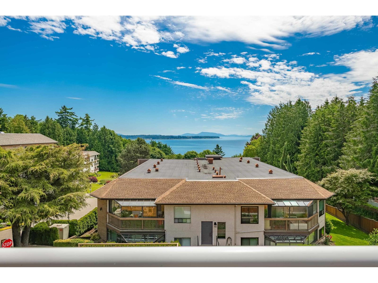 14934 Thrift Avenue Unit 104, White Rock, BC V4B 2J9