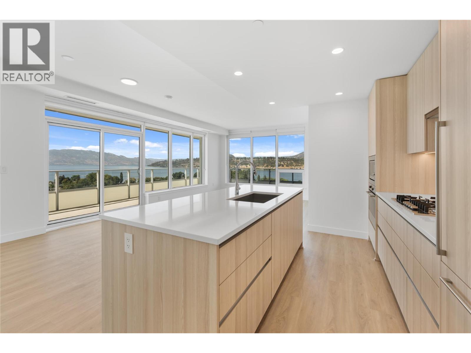 238 Leon Avenue Unit 1407, Kelowna, BC V1Y 0N6