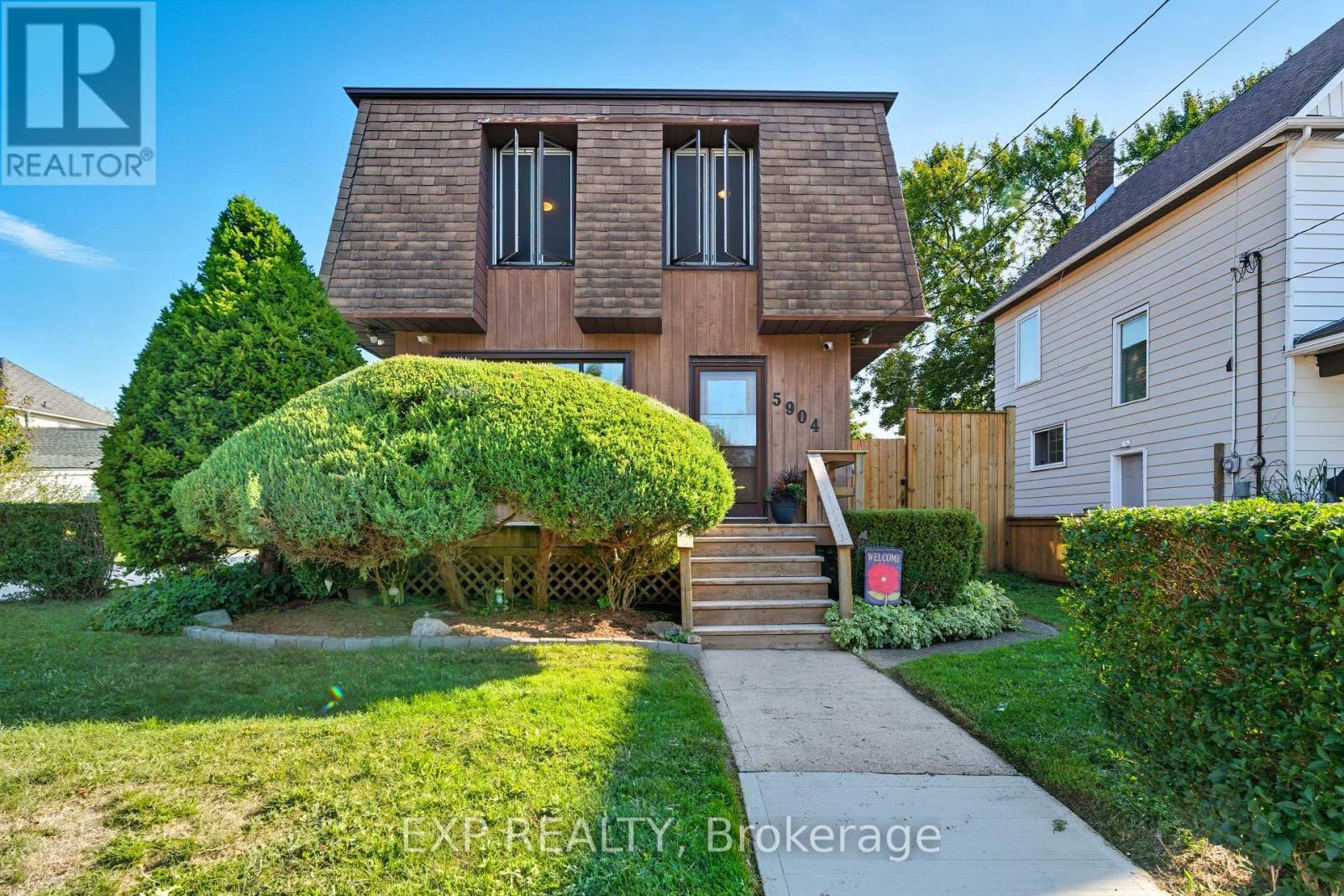 5904 Prospect St, Niagara Falls, ON L2G 1G8