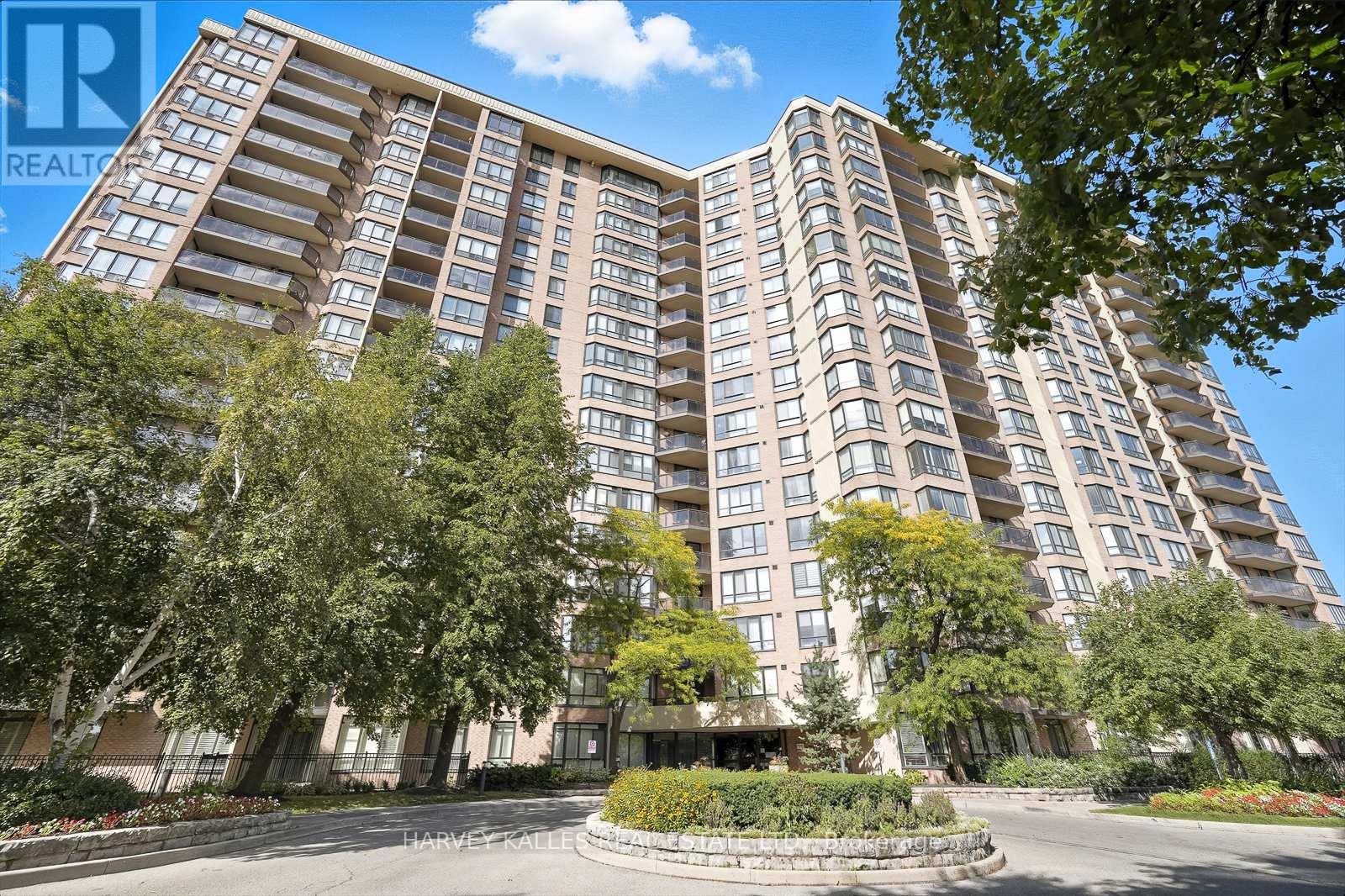 812 20 Cherrytree Dr, Brampton Fletcher's Creek South, ON L6Y 3V1