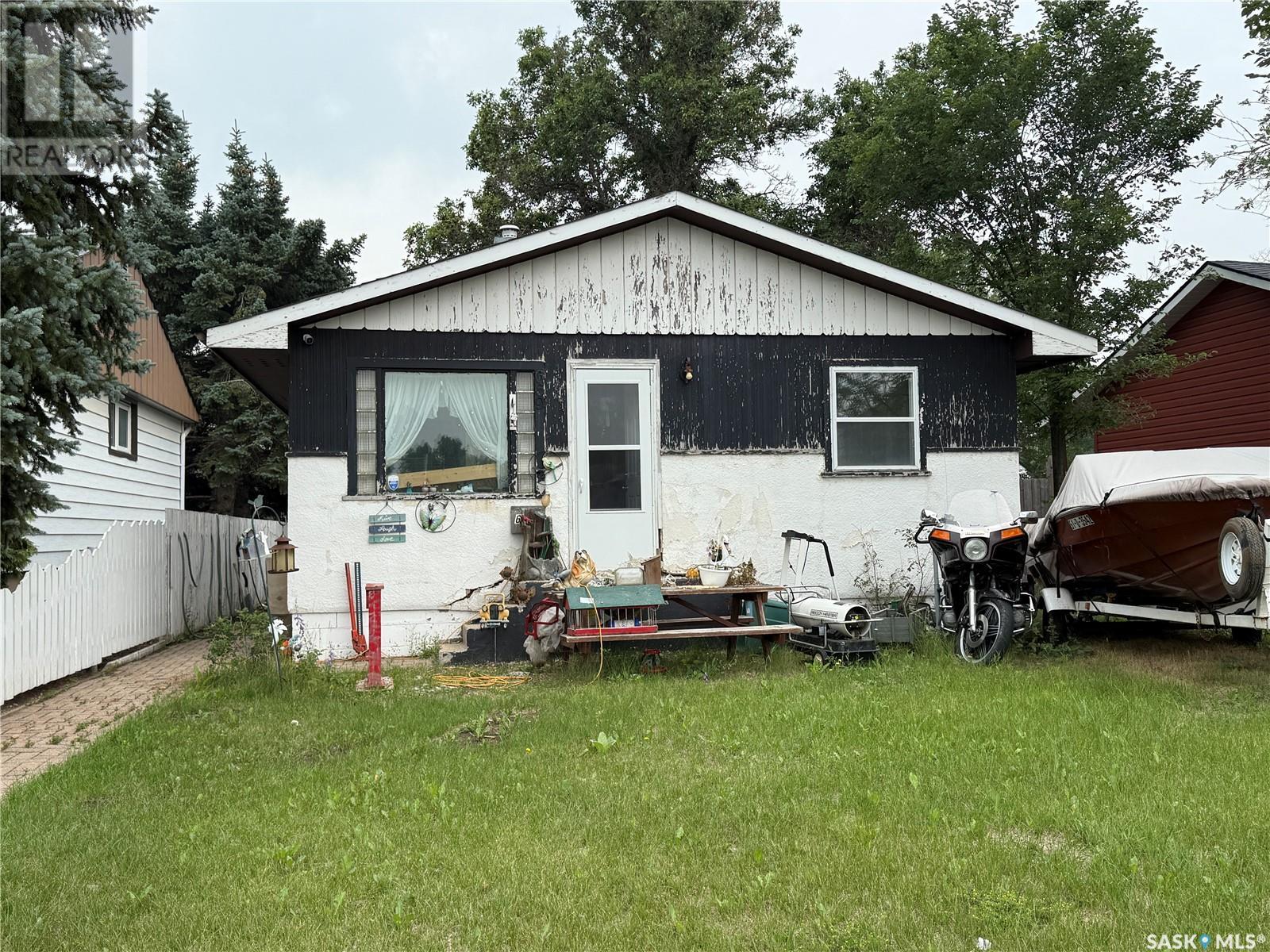 669 Stadacona St E, Moose Jaw, SK S6H 0K1