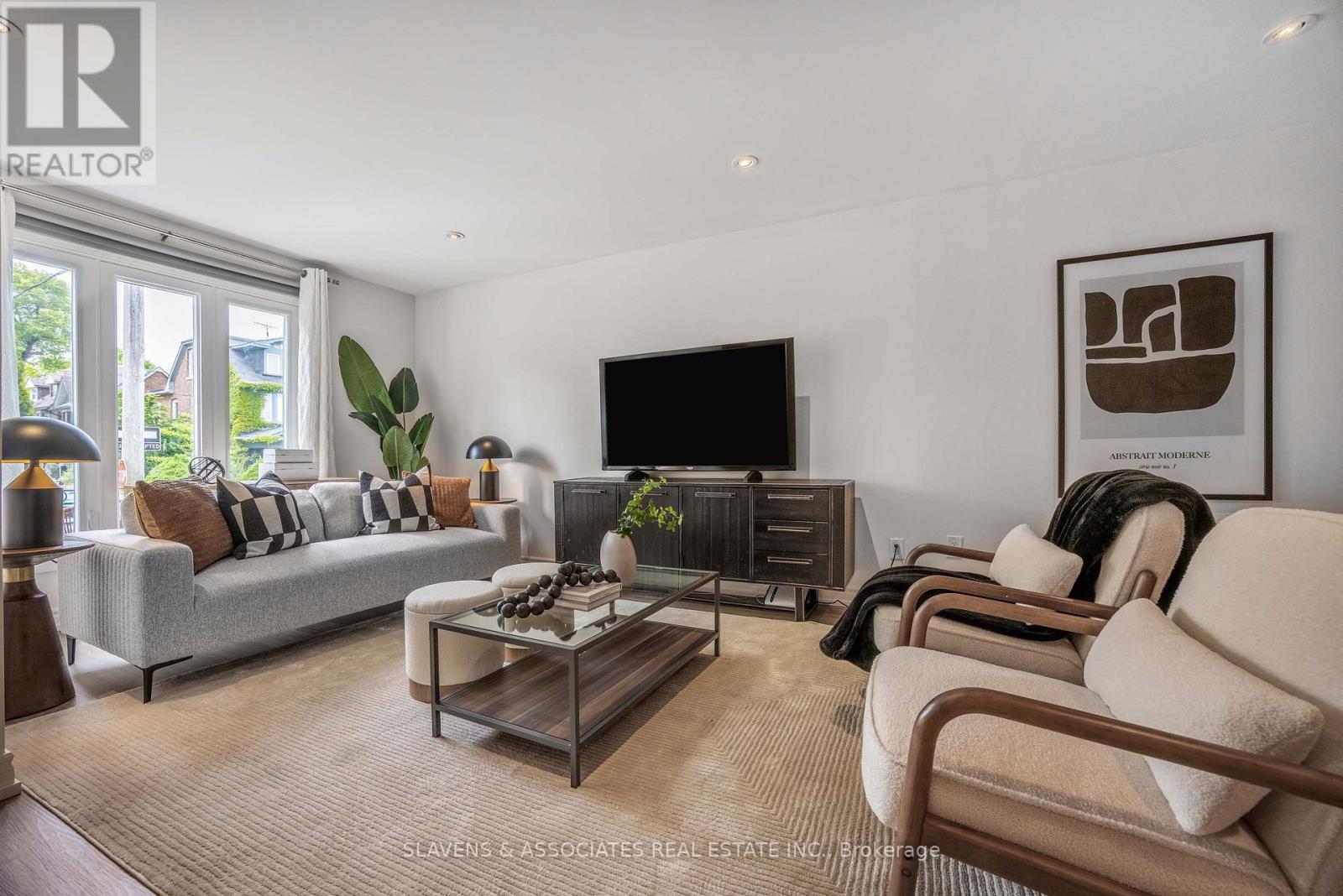 759 Shaw St, Toronto, ON M6G 3L9