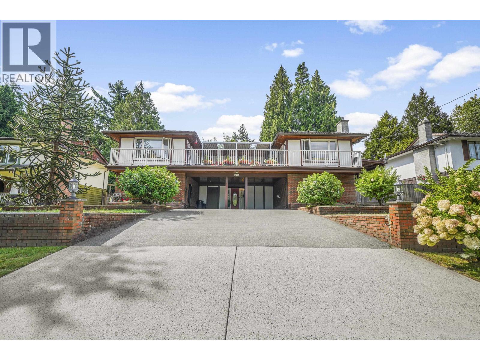 5174 Dennison Dr, Delta, BC V4M 1R8