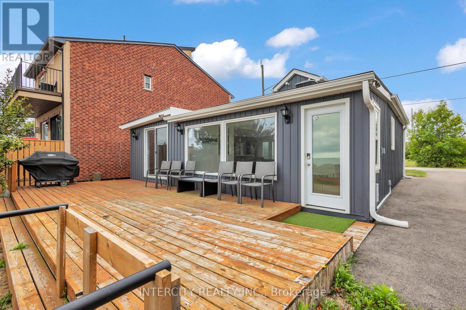 24 Trillium Ave, Hamilton, ON L8E 5E1