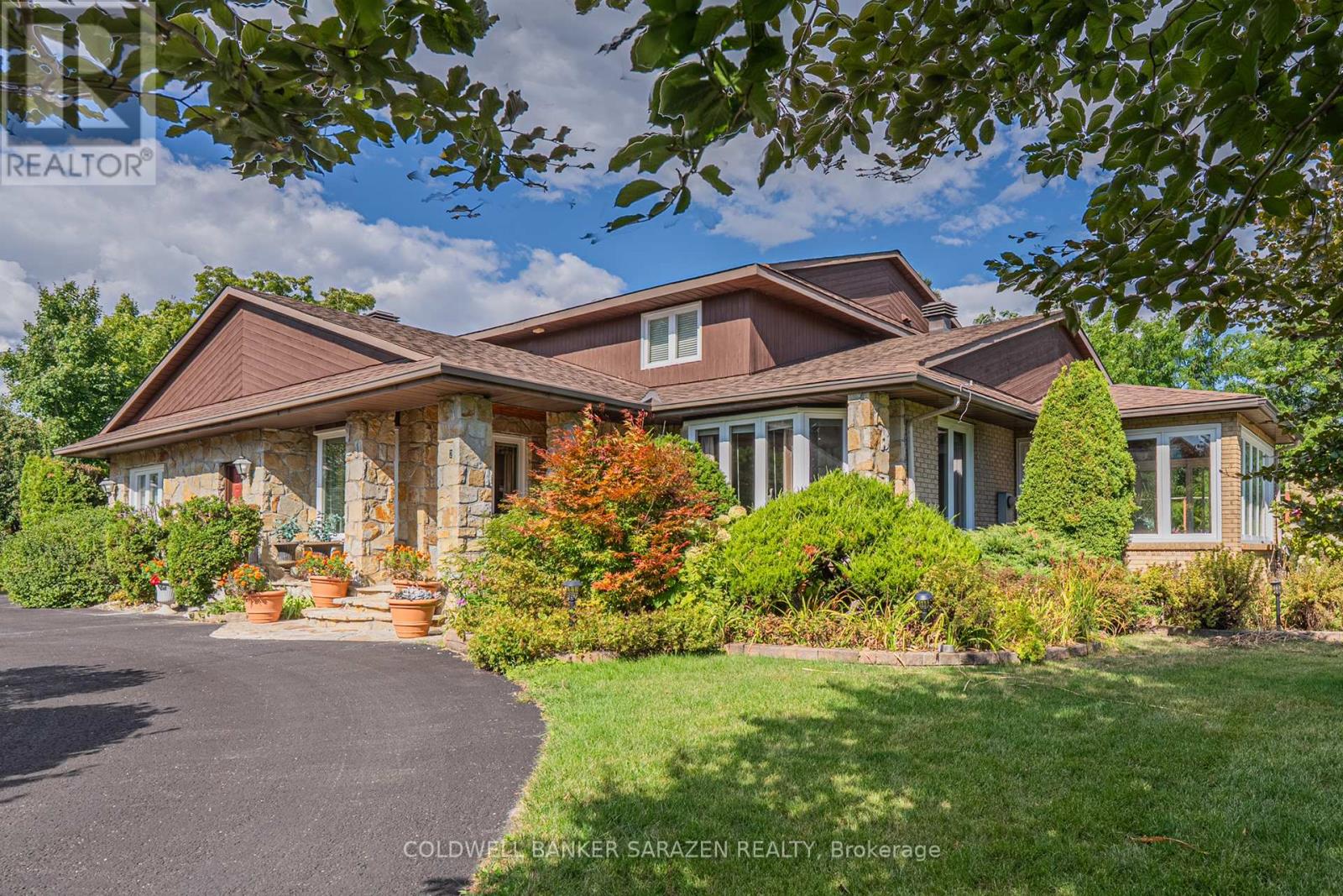 2 Midinah Gate, Ottawa, ON K2R 1B7