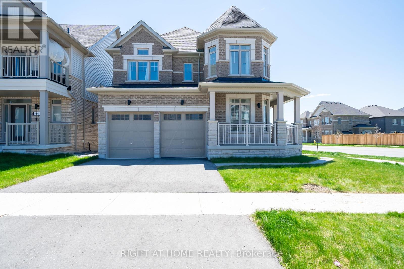 42 Copperhill Hts Dr E, Barrie, ON L9J 0C3