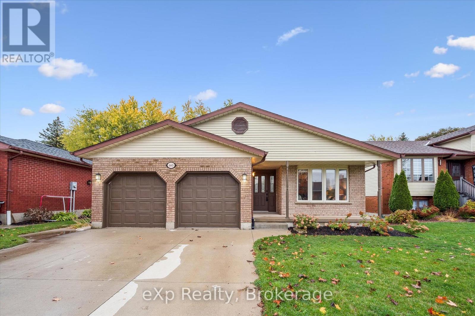 660 Maple Ave N, North Perth, ON N4W 3G5
