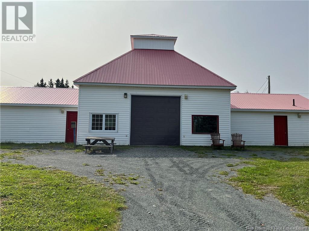115 Rue Principale, Pointe-Verte, NB E8J 2V8