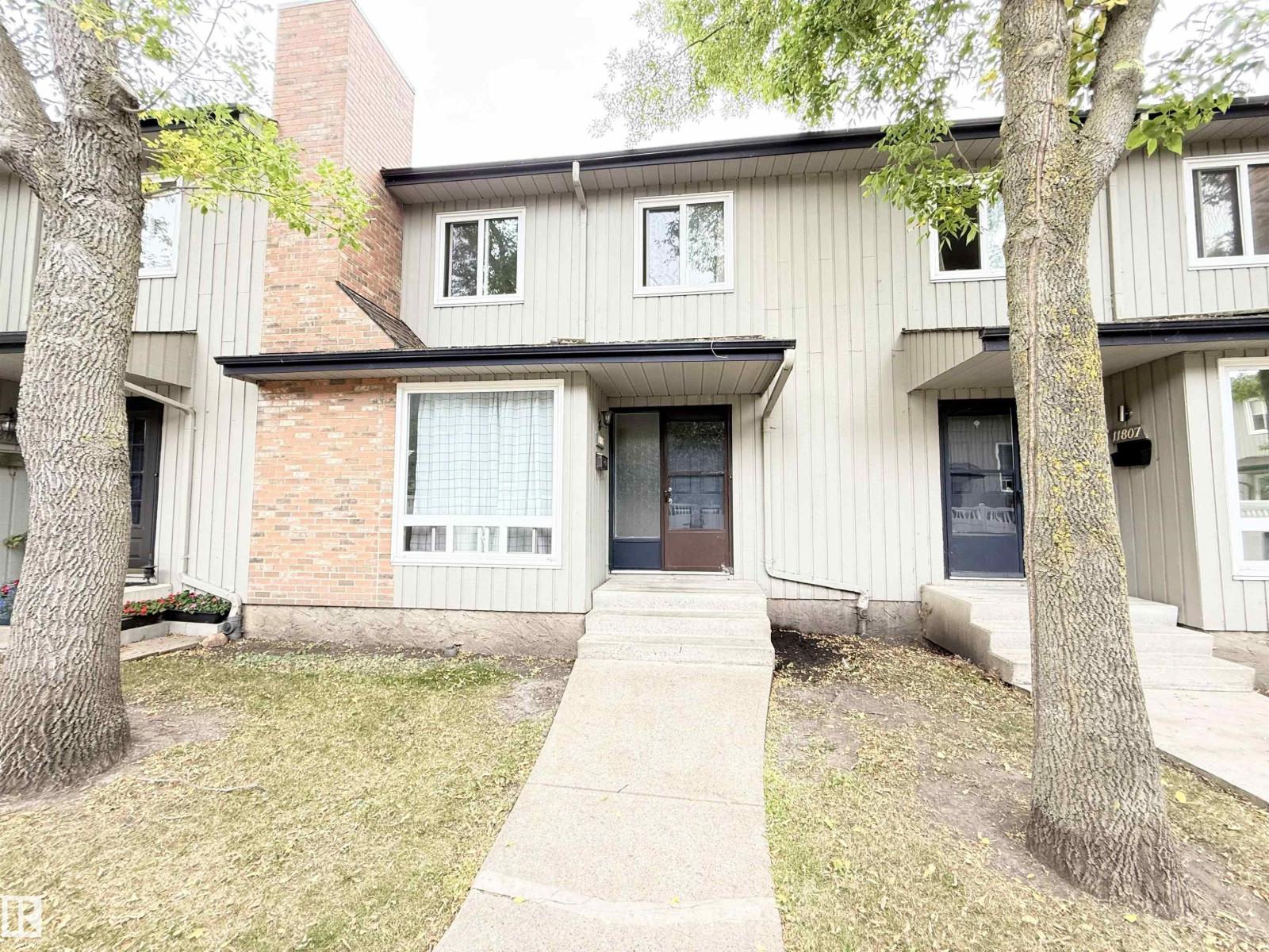 32 Av Nw Unit 11805 #a, Edmonton, AB T6J 5K8