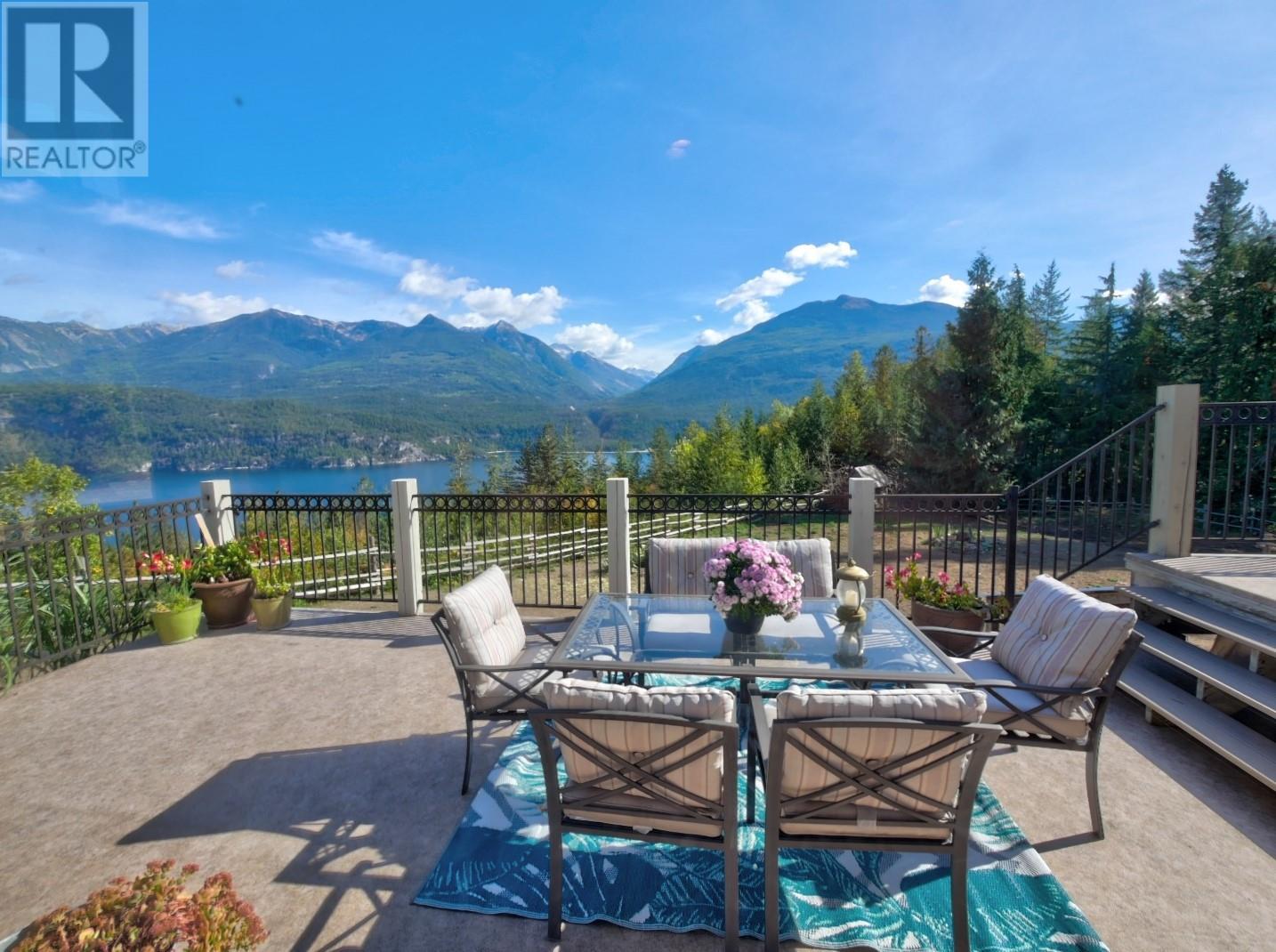 8840 Olson Rd, Kaslo, BC V0G 1M0