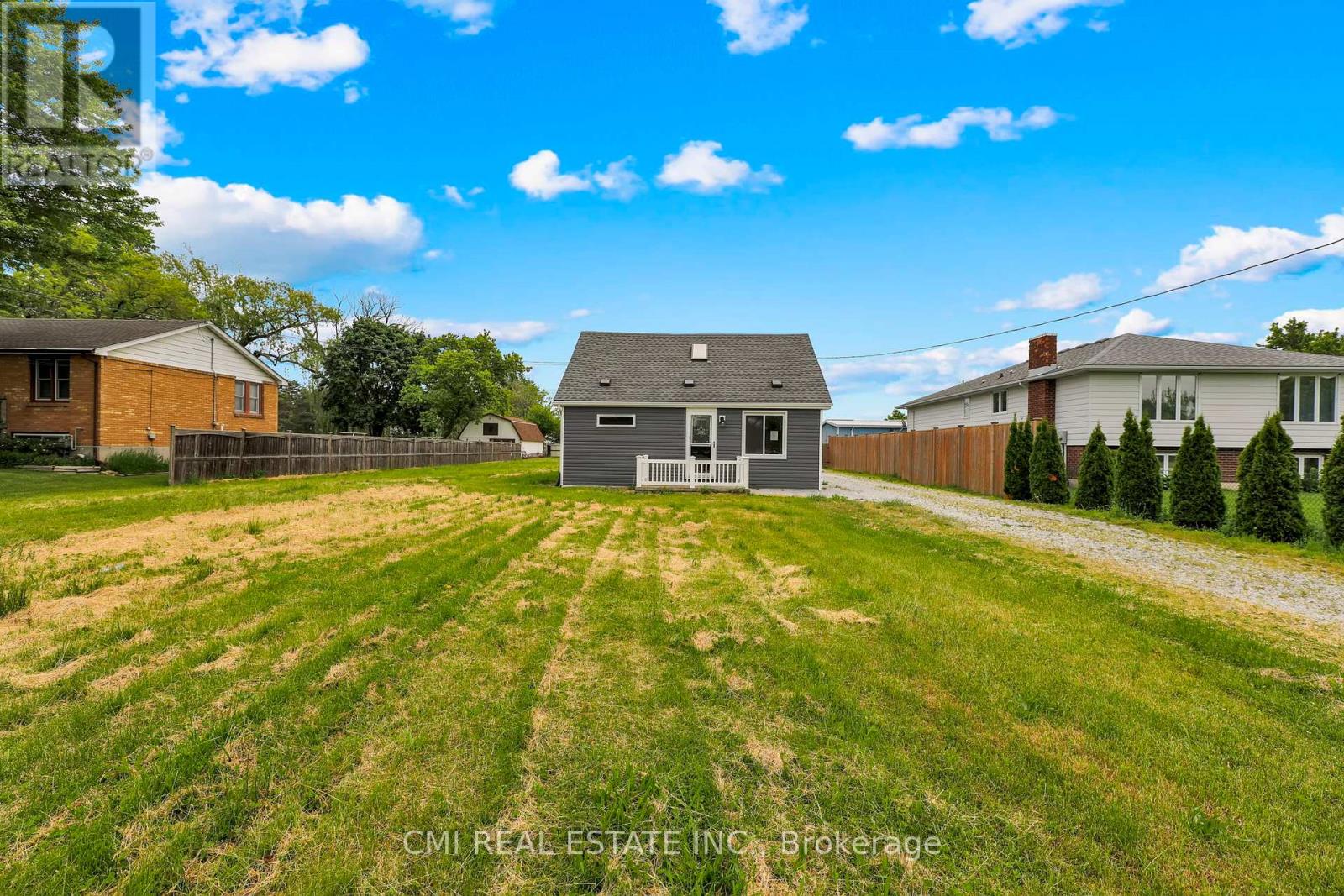 5840 Telfer Rd, Sarnia, ON N7T 7H2