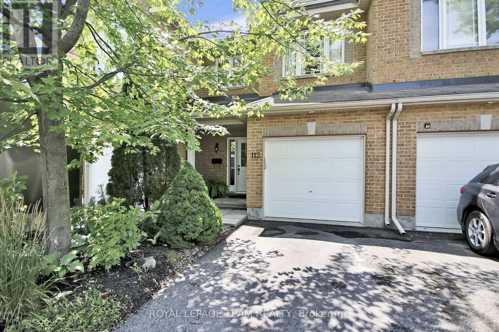 112 Talltree Cres, Ottawa, ON K2S 0A9