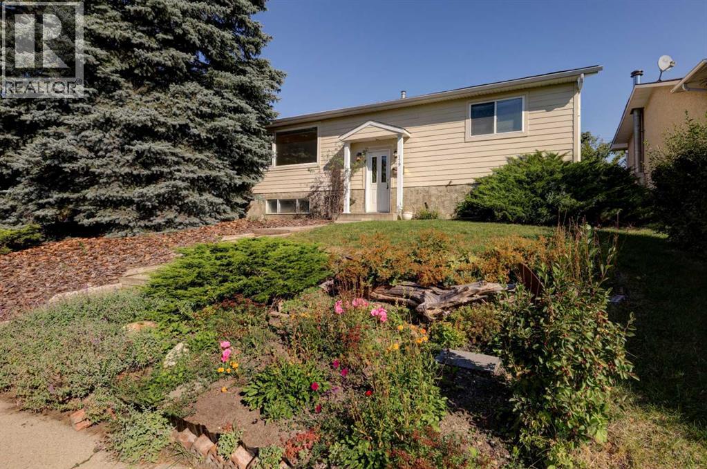 179 Huntchester Cres NE, Calgary, AB T2K 5G1