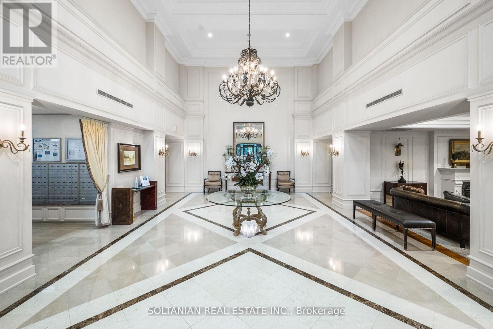 660 Sheppard Ave E, Toronto, ON M2K 3E5