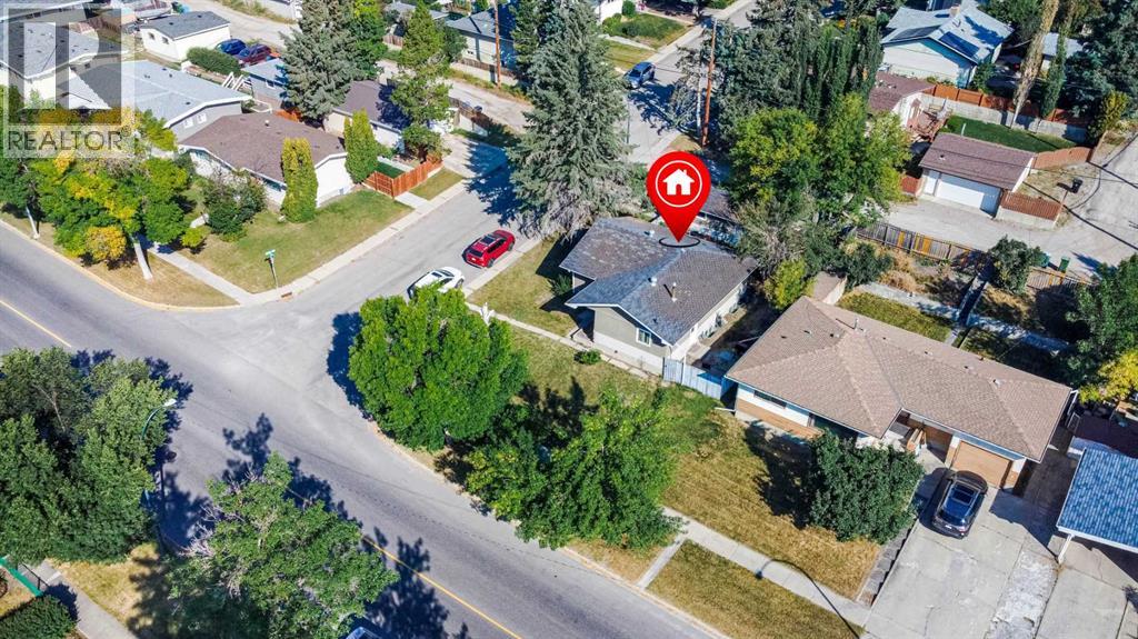 4 Cheyenne Cres NW, Calgary, AB T2L 0Z2