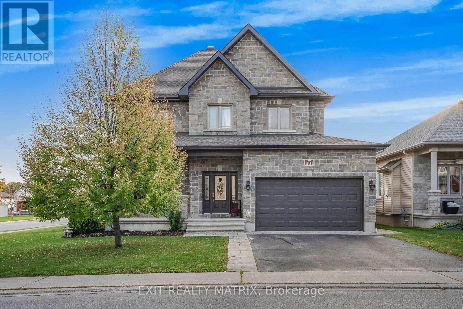 301 Colmar St, Russell, ON K0A 1W0