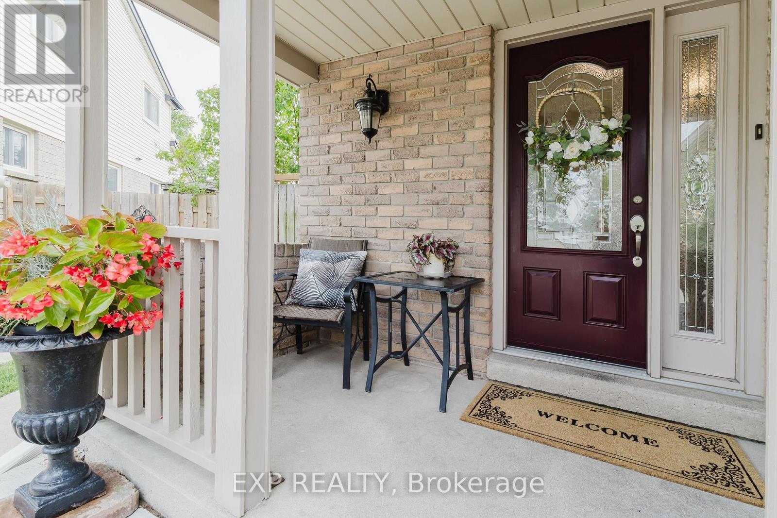 8 Viva Ct, Hamilton Stoney Creek Mountain, ON L8J 1X6