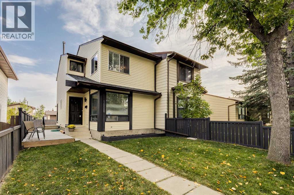 1028 Berkley Dr NW, Calgary, AB T3K 1A3
