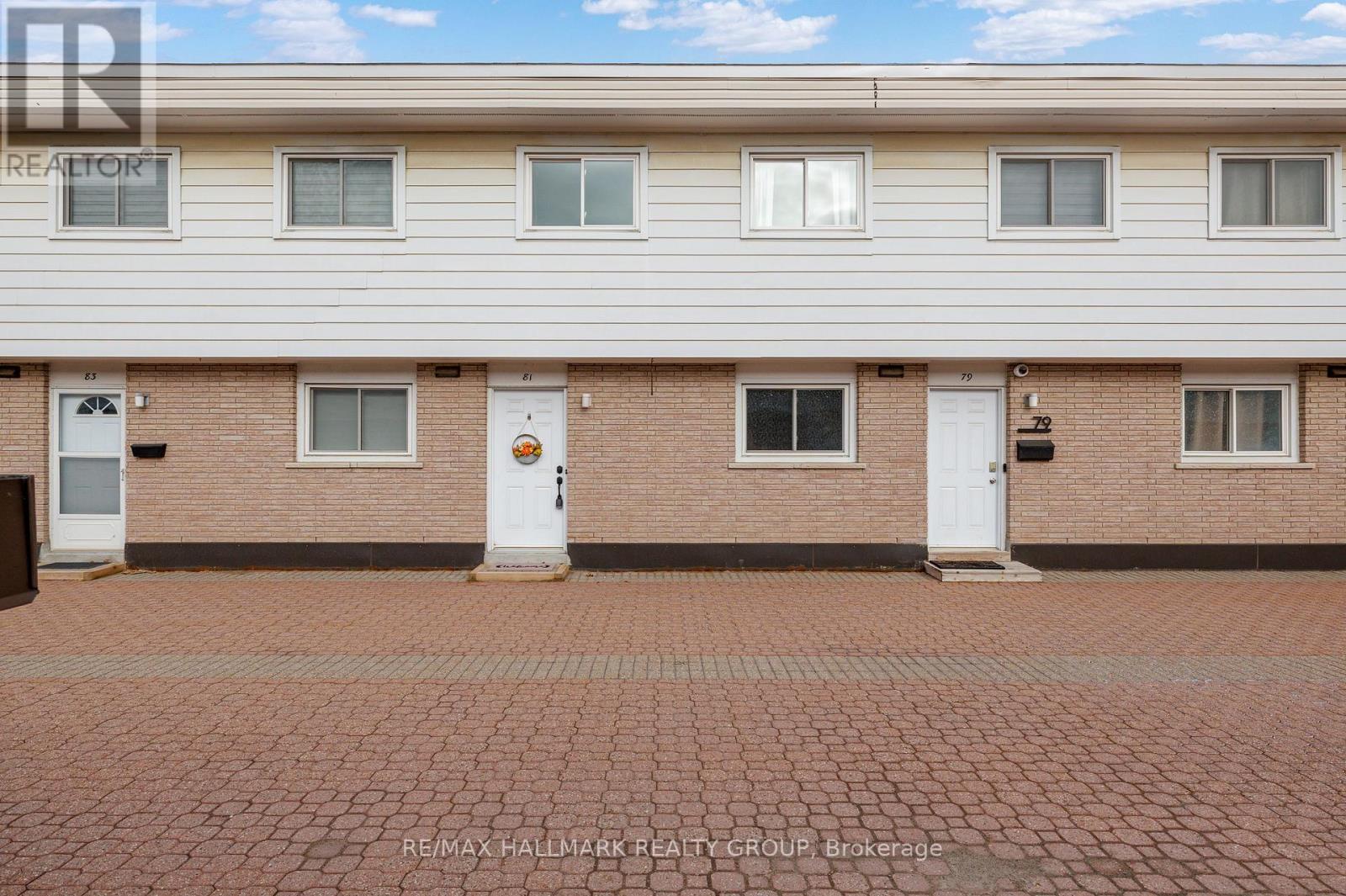 81 Hadley Cir, Ottawa, ON K2H 7Z8