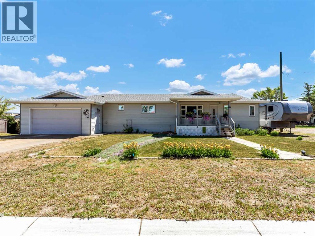159 Elgin St, Irvine, AB T0J 1V0