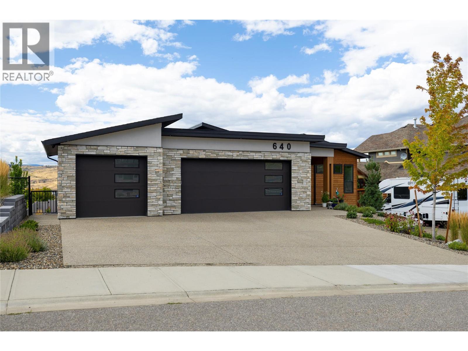 640 Mt Ida Cres, Coldstream, BC V1B 4G3