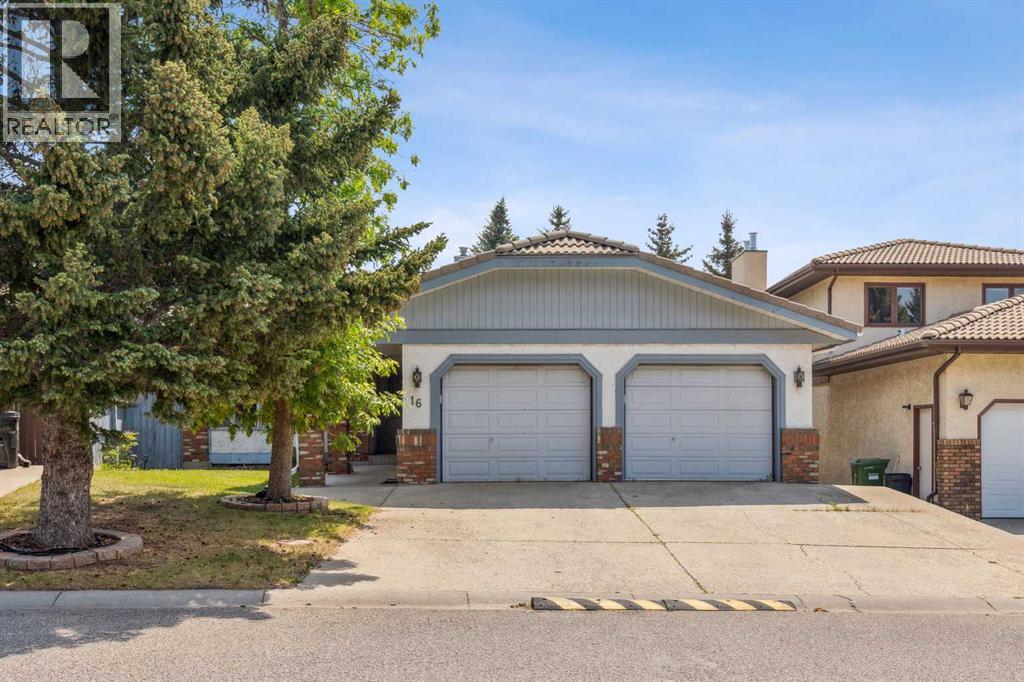 16 Edcath Mews NW, Calgary, AB T3A 3S7