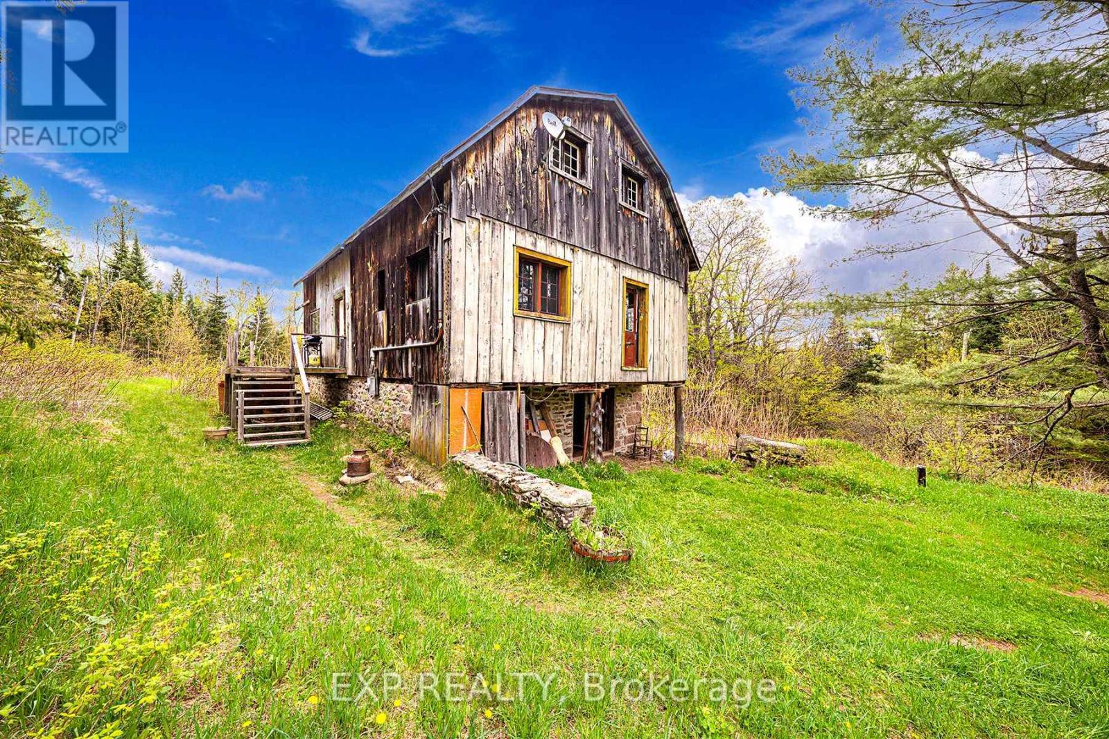 1057 Macduff Rd, Highlands East, ON K0L 2Y0
