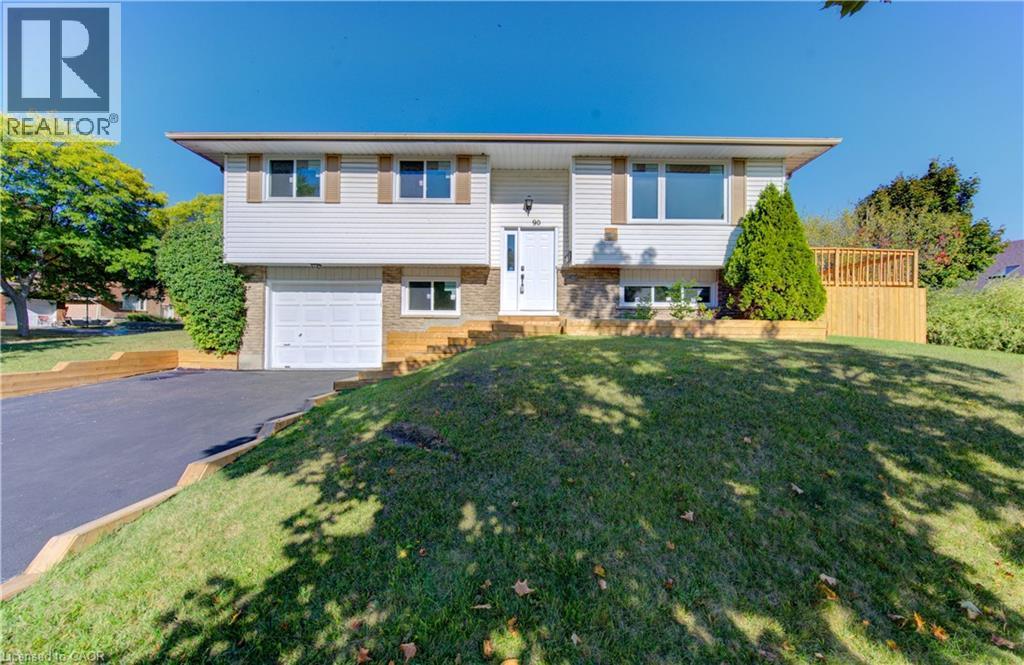 90 Culpepper Dr, Waterloo, ON N2L 5S1