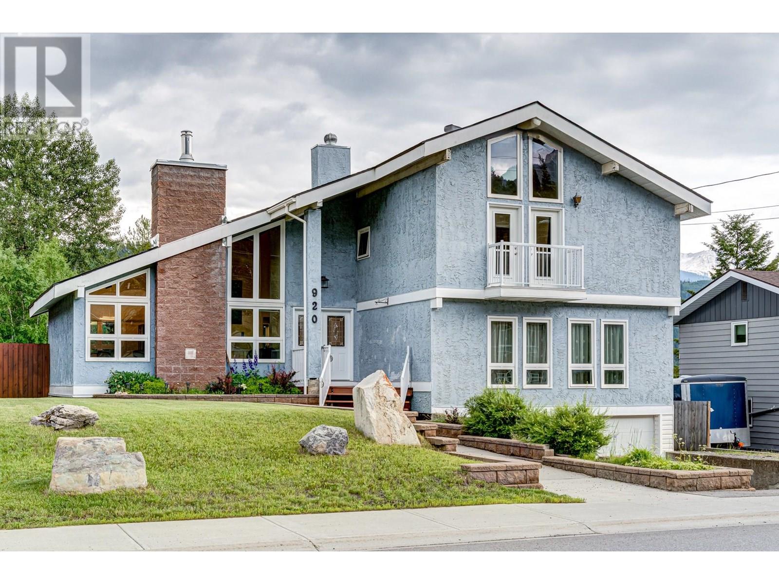 920 Alpine Way, Elkford, BC V0B 1H0