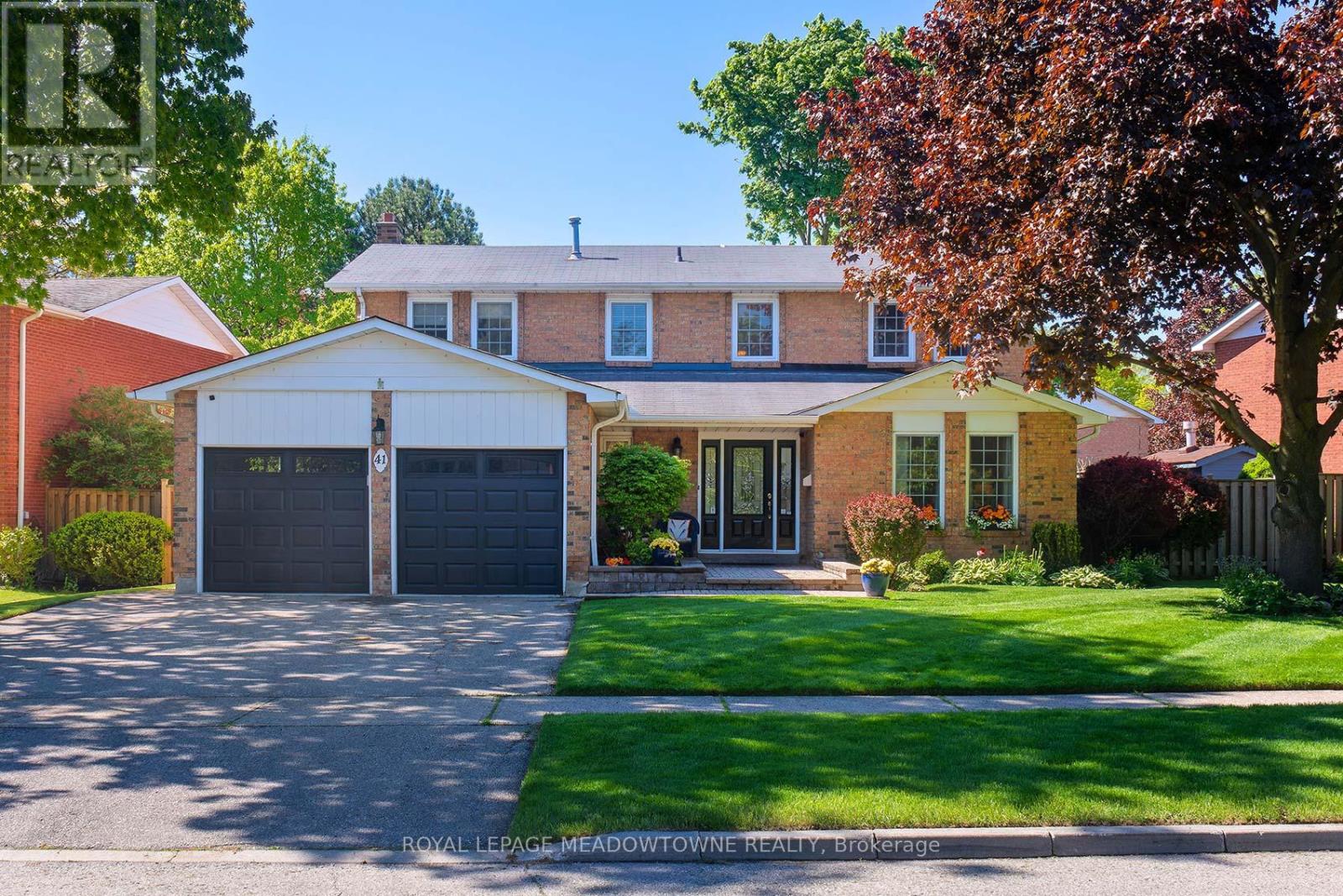 41 Steen Dr, Mississauga, ON L5N 2V3