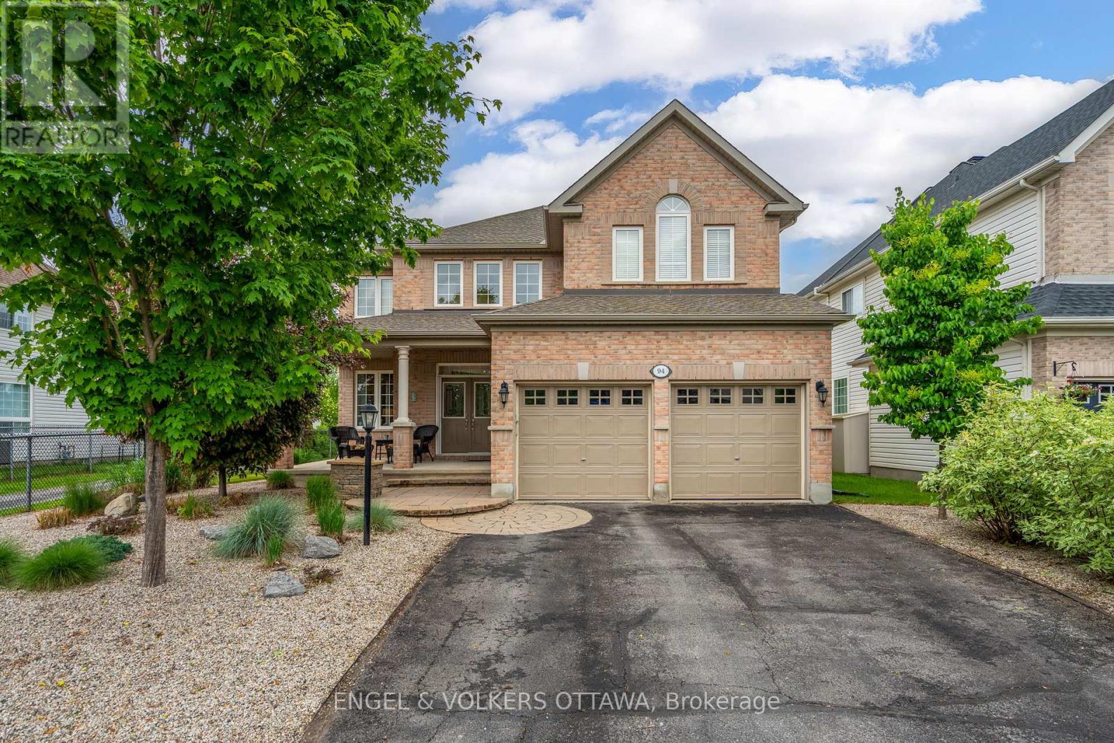 94 Riverstone Dr, Ottawa, ON K2J 5E3