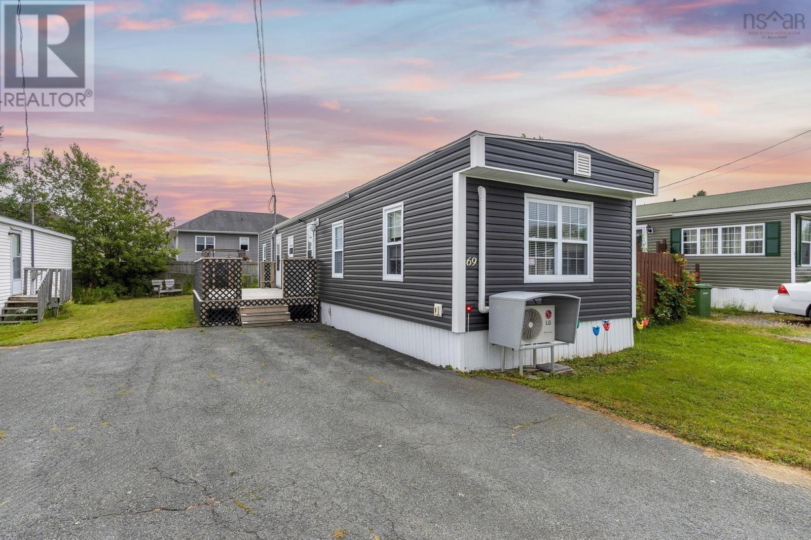 69 Birchill Dr, Eastern Passage, NS B3G 1C8