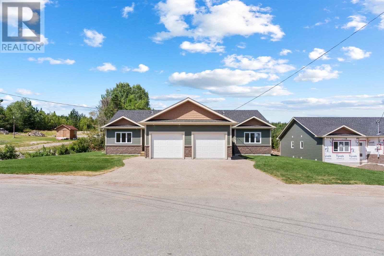 28 Forest Rd, Gambo, NL A0G 1T0