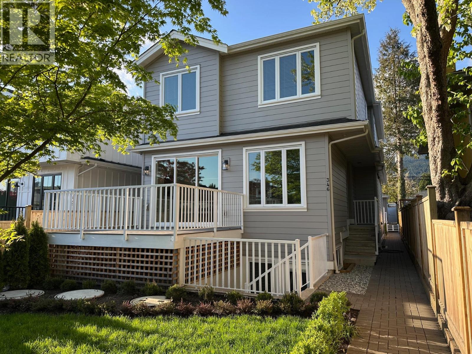 344 E 17th St, North Vancouver, BC V7L 2V9