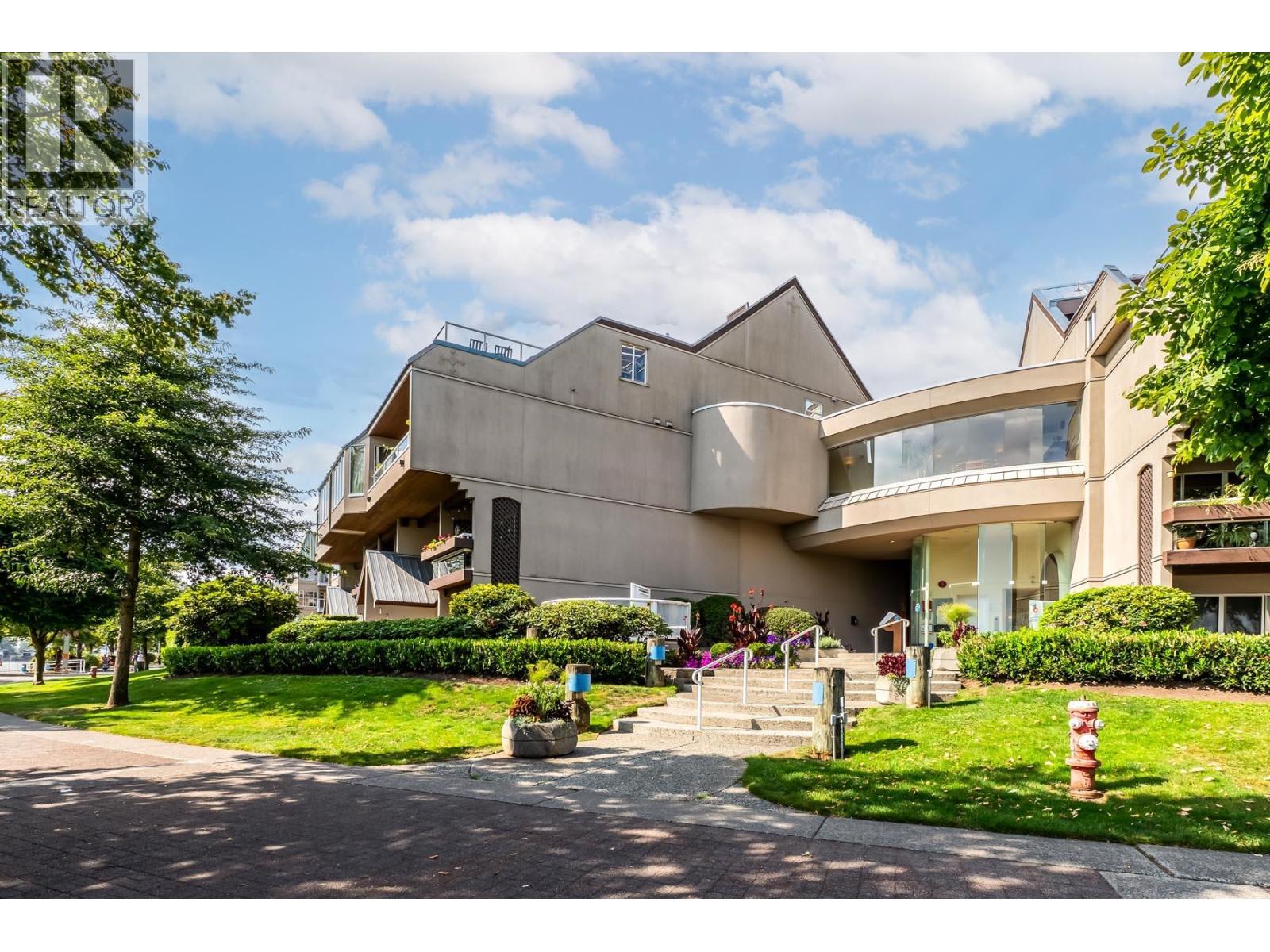 5 K De K Court Unit 311, New Westminster, BC V3M 6B6