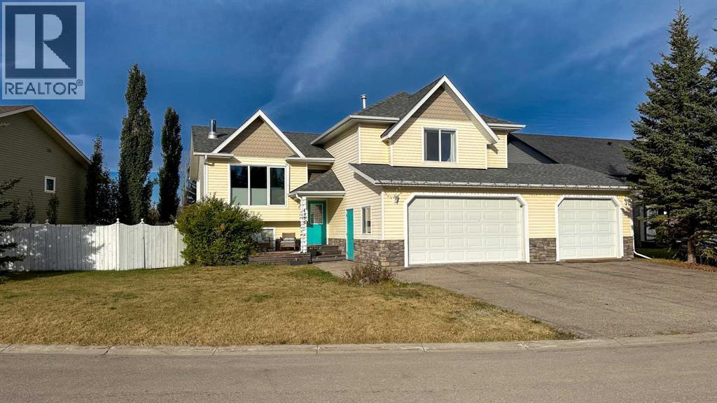 1304 2 Street Northeast, Sundre, AB T0M 1X0