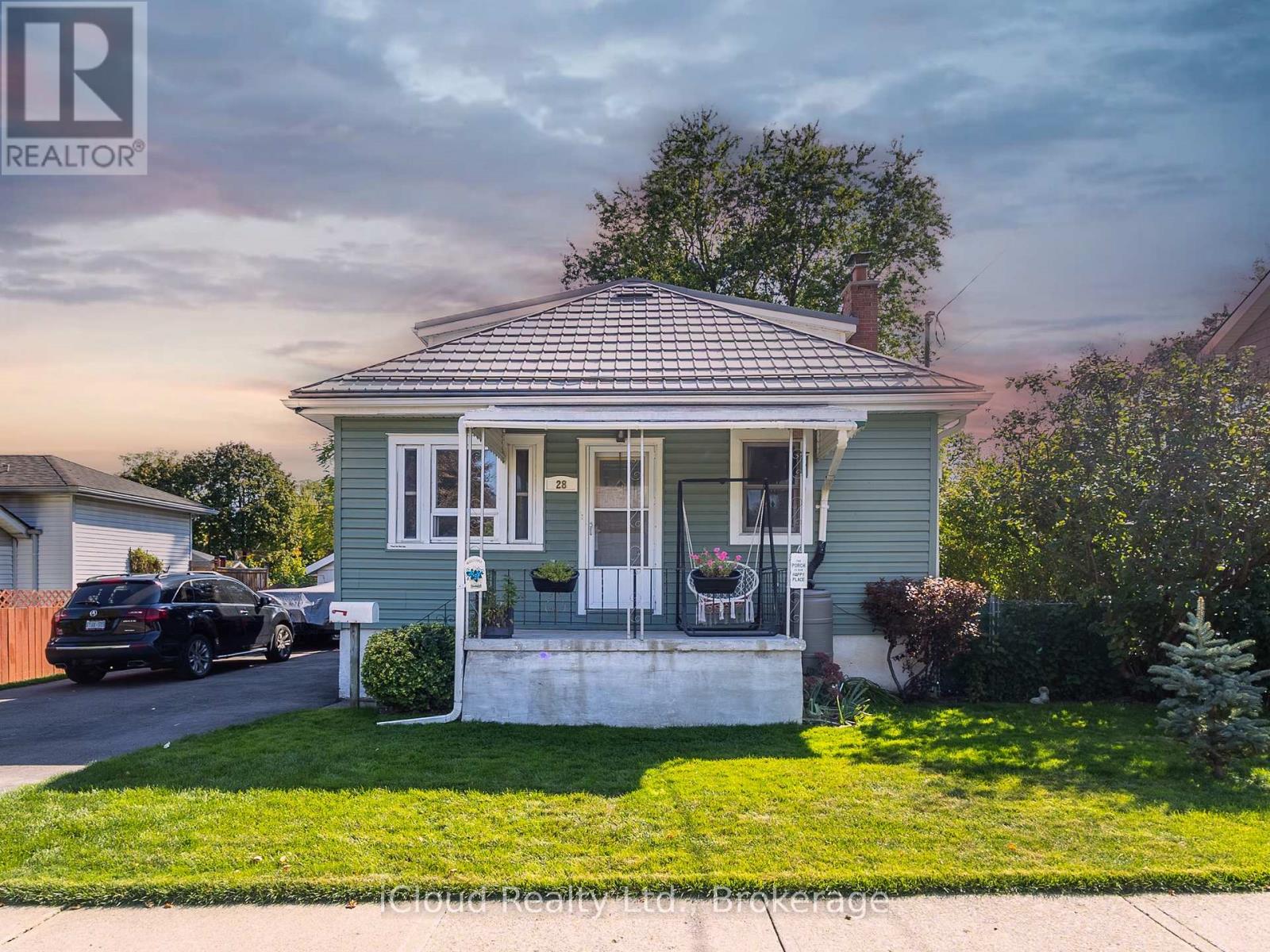 28 Barton St, Guelph, ON N1H 1M3