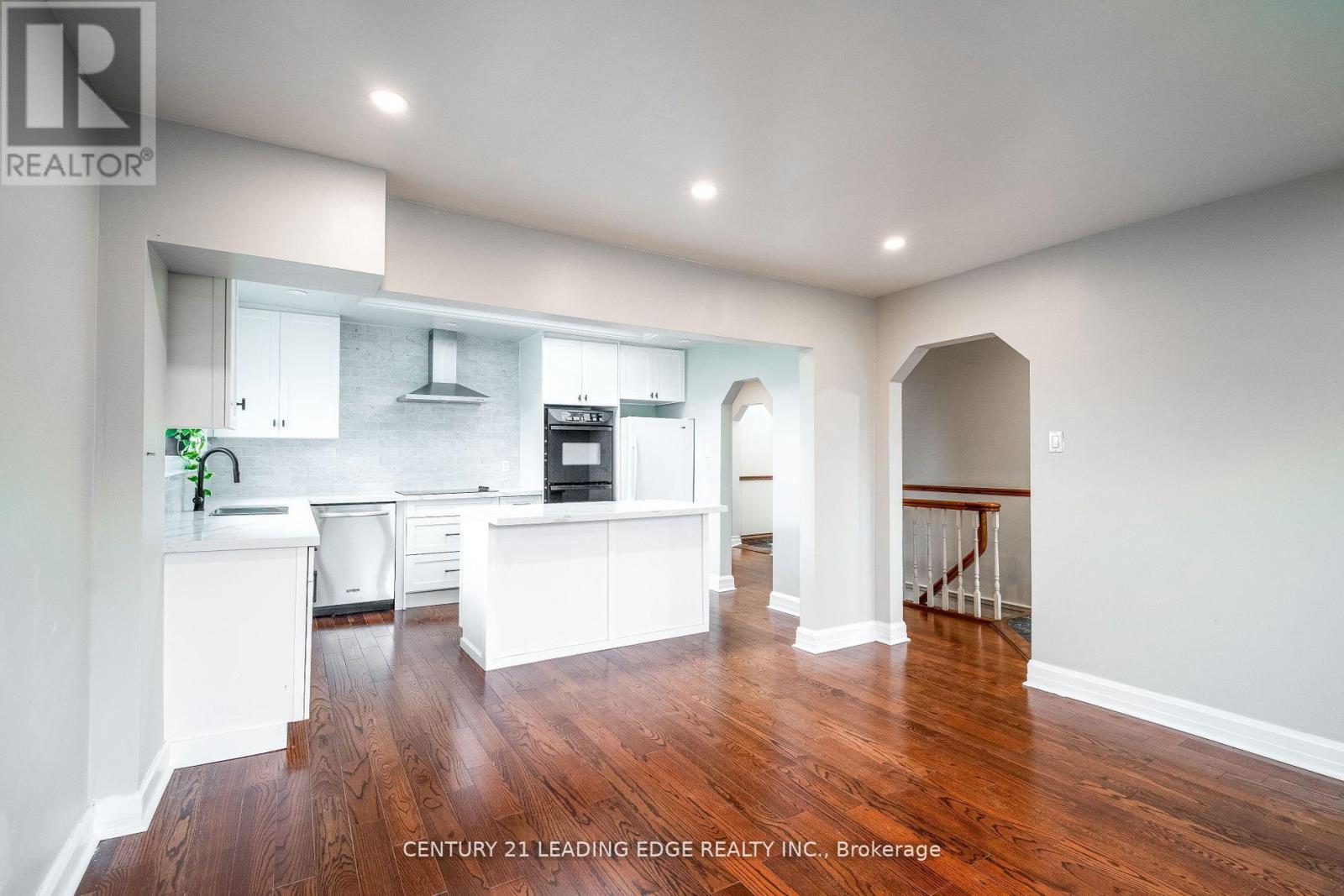 393 Canal Rd, Bradford West Gwillimbury, ON L3Z 2A6