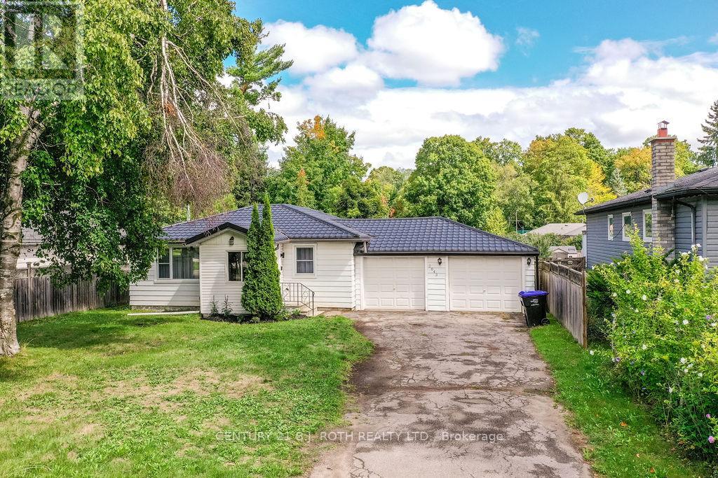 2043 St Johns Rd, Innisfil, ON L9S 1Y7