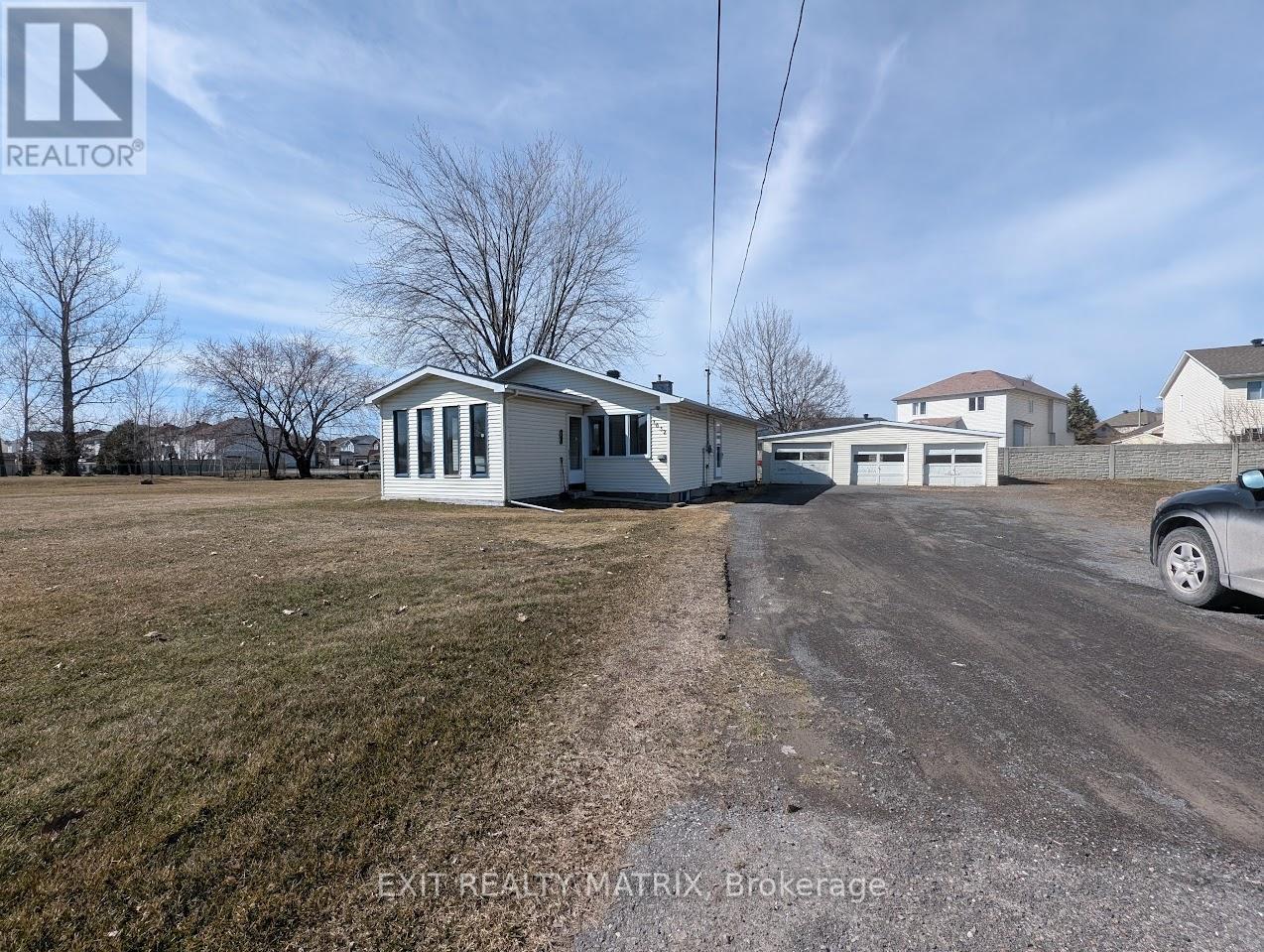 1632 Trim Rd, Ottawa, ON K4A 3P8