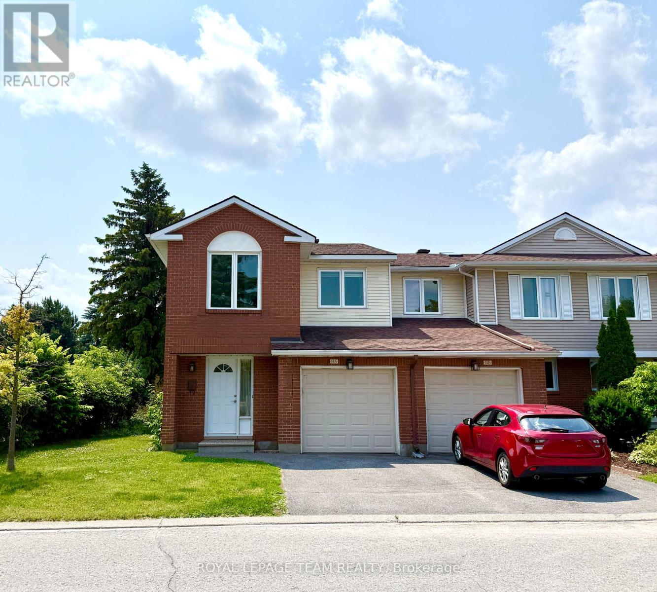 14 Castlebrook Lane #a, Ottawa, ON K2G 5G4